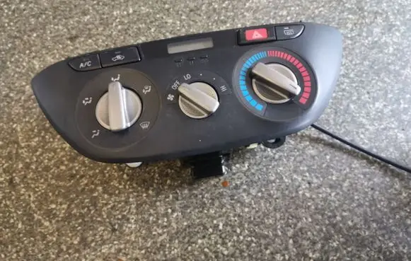 Toyota RAV 4 (XA20) Climate control unit 5590042100