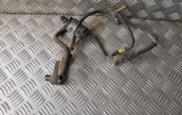 Mitsubishi L200 Headlight washer pump 16700