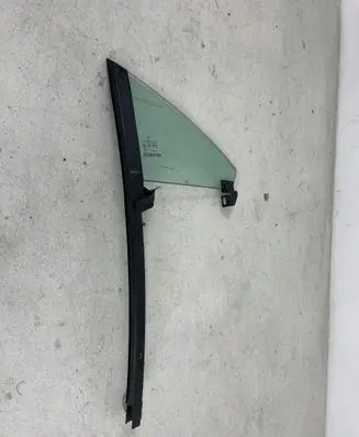 Mercedes-Benz CLS C219 Front triangle window/glass A2197300219
