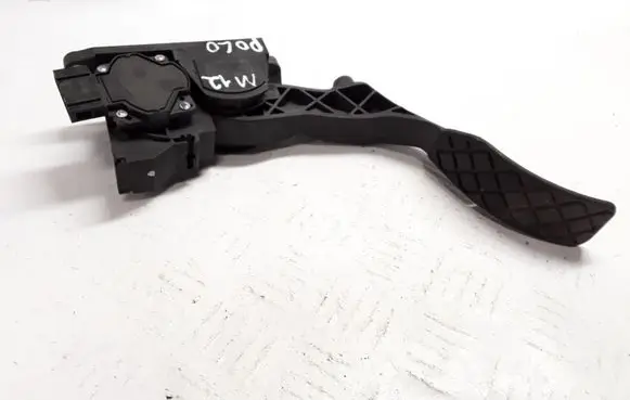Volkswagen Polo Accelerator throttle pedal 0281002374 6Q2721503F