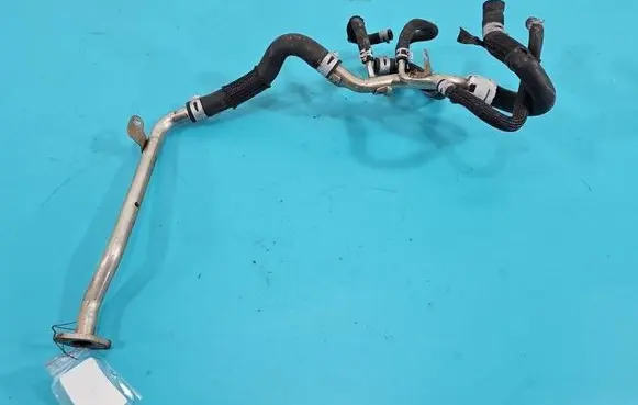 Engine coolant pipe/hose