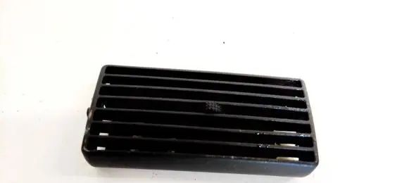 Toyota Avensis T250 Dash center air vent grill