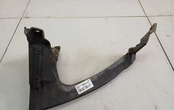 Subaru B9 Tribeca Front bumper mounting bracket 