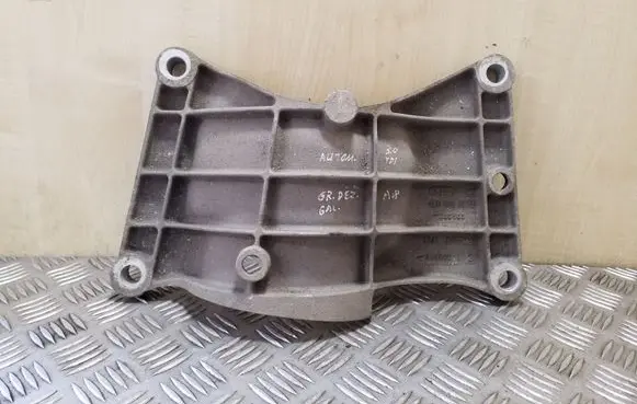 Audi A8 S8 D3 4E Gearbox mounting bracket 4E0803806D