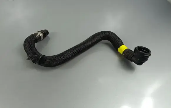 Jeep Cherokee Engine coolant pipe/hose 68359143AA