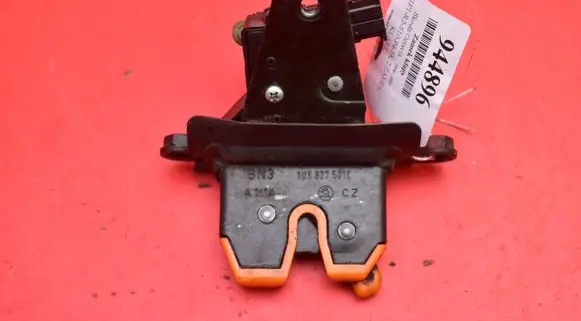 Skoda Octavia Mk1 (1U) Tailgate/trunk/boot lock/catch/latch 1U6827501C