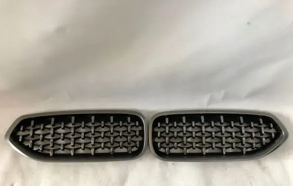 Front bumper upper radiator grill
