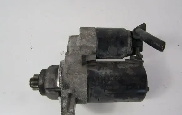 Skoda Fabia Mk1 (6Y) Starter motor 0001120400