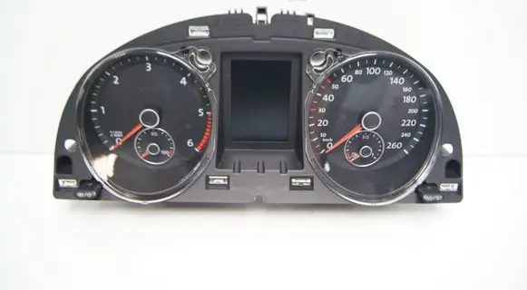 Volkswagen PASSAT B7 Speedometer (instrument cluster) 3AA920870P