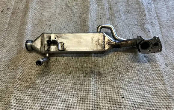 Mercedes-Benz E W211 EGR valve cooler 16421400775