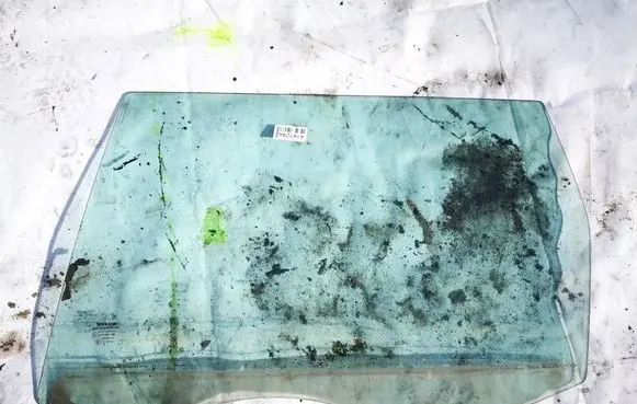 Volvo V70 Rear door window glass AS2
