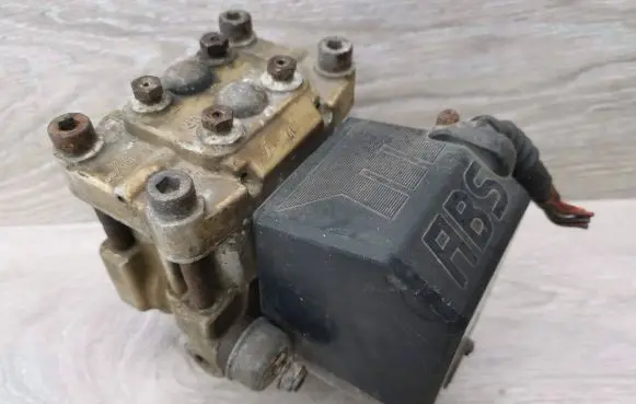 BMW 7 E32 ABS Pump 0265201022