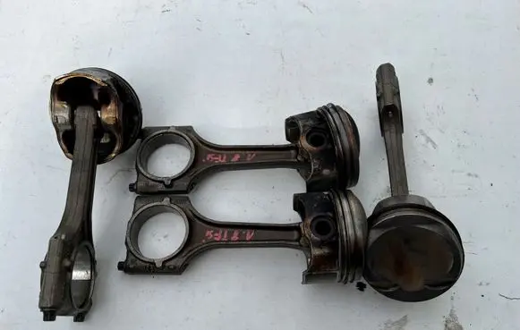 Audi A4 S4 B8 8K Piston with connecting rod 06H
