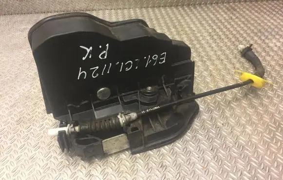 BMW 5 E60 E61 Coupe door lock (next to the handle) 7202145