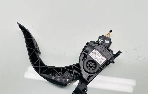 Audi A7 S7 4G Accelerator throttle pedal 8K1723523A 14072011 6PV00950521