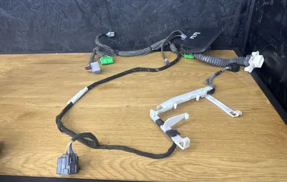 Volvo S80 Front door wiring loom 8697904 8676027 11403