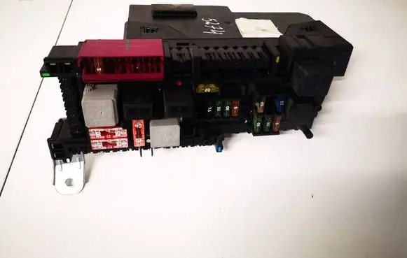 Mercedes-Benz C AMG W204 Fuse box set 2049005601 2049011901