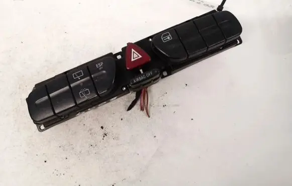 Mercedes-Benz C W203 Hazard light switch 2038210551 3306370101
