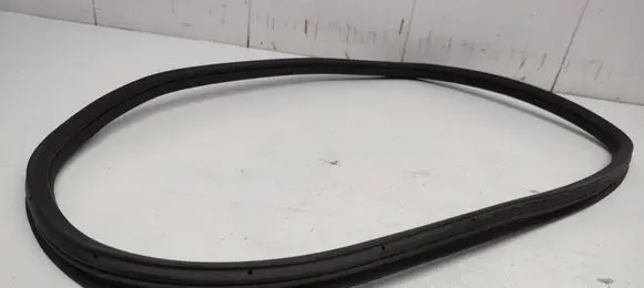 Peugeot 108 Rubber seal rear door window/glass 76231613