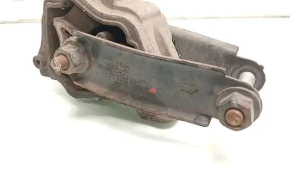 Volvo XC60 Engine mount bracket 31330138 30671219