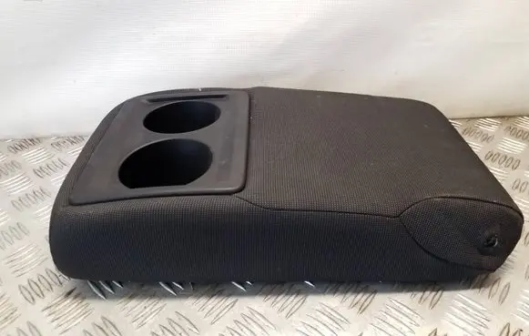 Toyota Auris E180 Rear seat armrest 