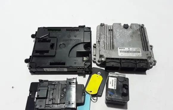 Renault Laguna III Engine ECU kit and lock set 