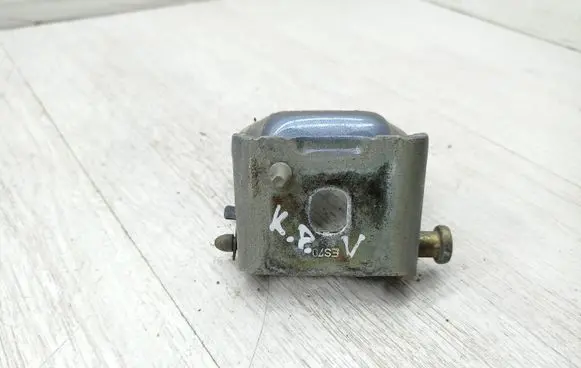 Citroen C4 I Front door upper hinge