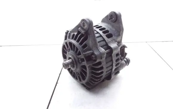 Mitsubishi Colt Generator/alternator MD325696 A2TA5191