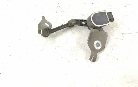 Mercedes-Benz C W205 Air suspension front height level sensor 2229050503 A2229050503
