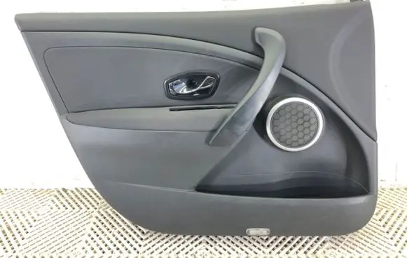 Renault Megane III Front door card panel trim