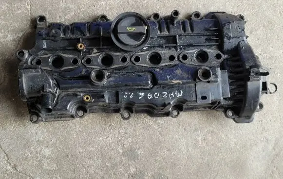 Rocker cam cover