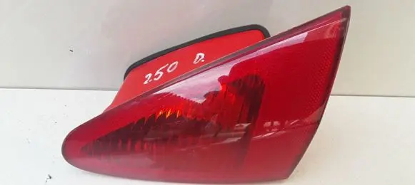 Alfa Romeo 147 Tailgate rear/tail lights 46747825GDX 4655346 03321010