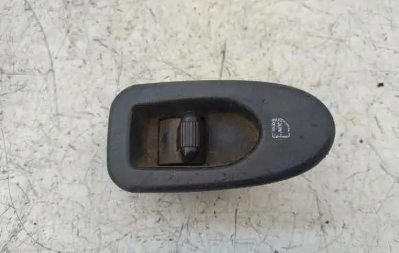 Mitsubishi Carisma Electric window control switch