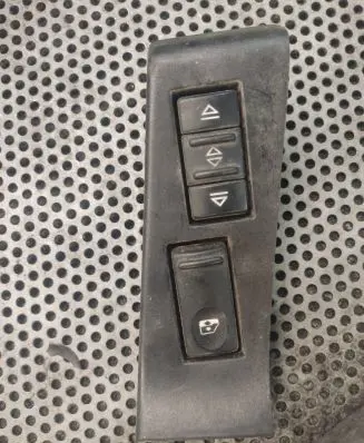 Renault Master II Electric window control switch 8200110319