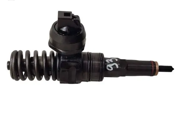 Volkswagen Golf V Fuel injector 038130073AG 0414720215