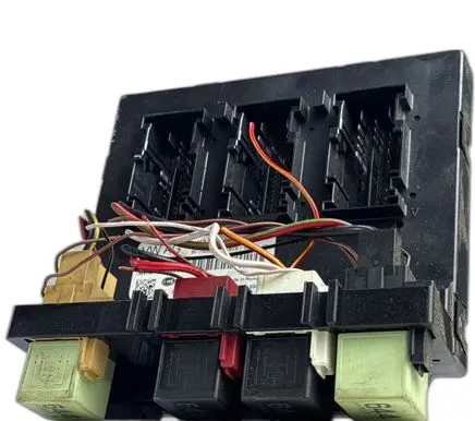 Volkswagen Golf VI Fuse box set 1K0937084D