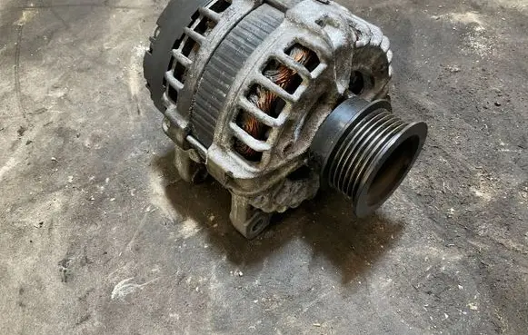Volvo XC90 Generator/alternator 30659580 C83HC 0125812009