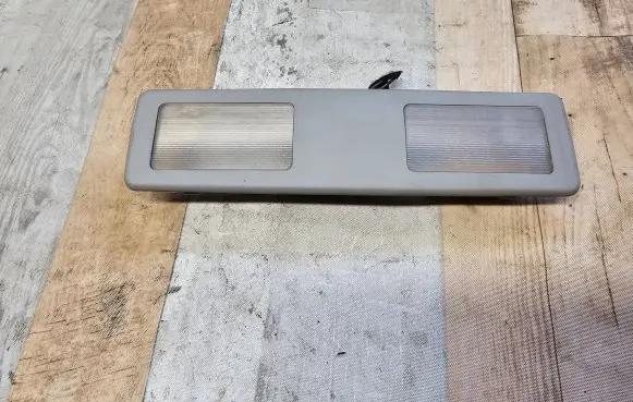 BMW 5 E39 Rear seat light H252113
