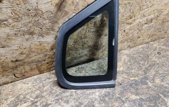 KIA Venga Rear side window