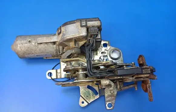 Mercedes-Benz E W210 Tailgate/trunk/boot lock/catch/latch A2107400536 0390201678