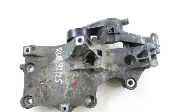 Volkswagen PASSAT B6 Generator/alternator bracket 038903143AF