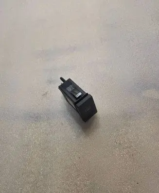 Volkswagen PASSAT B5 Windscreen/window heater switch 3B0959621C