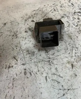 Nissan Primera Glow plug pre-heat relay 7700115078 BED712