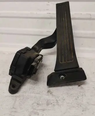 KIA Sportage Accelerator throttle pedal 327002S000
