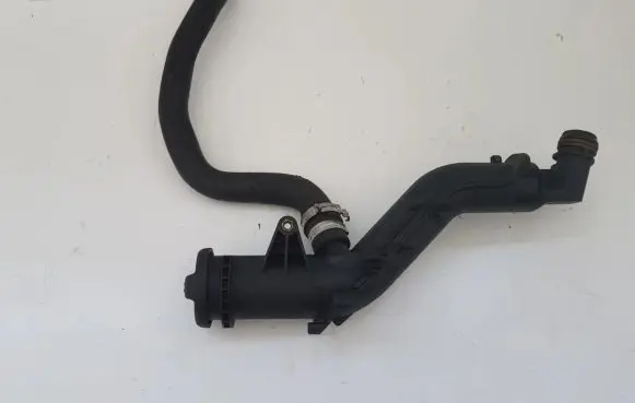 Ford Focus Oil fill pipe 