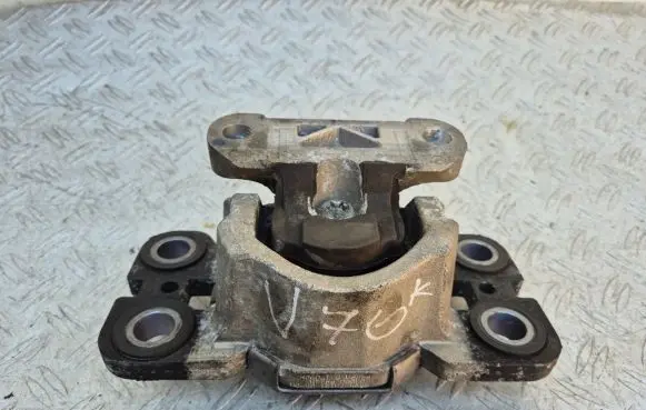 Volvo V70 Engine mount bracket 8G9N7M121BA00 8G9N7M121BA