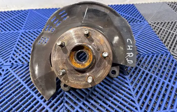 Toyota C-HR I Front wheel hub