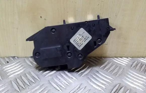 BMW X5 E70 Glove box lock 7161766