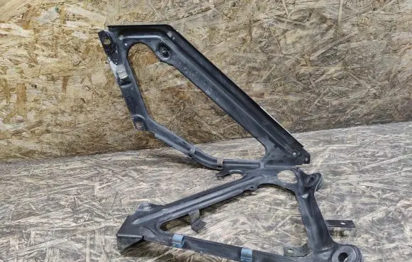 Radiator mount bracket