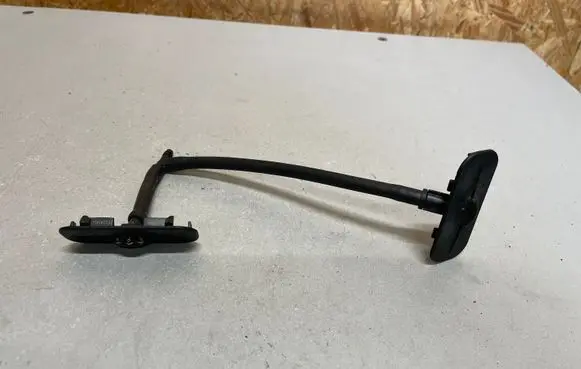 Windshield washer spray nozzle